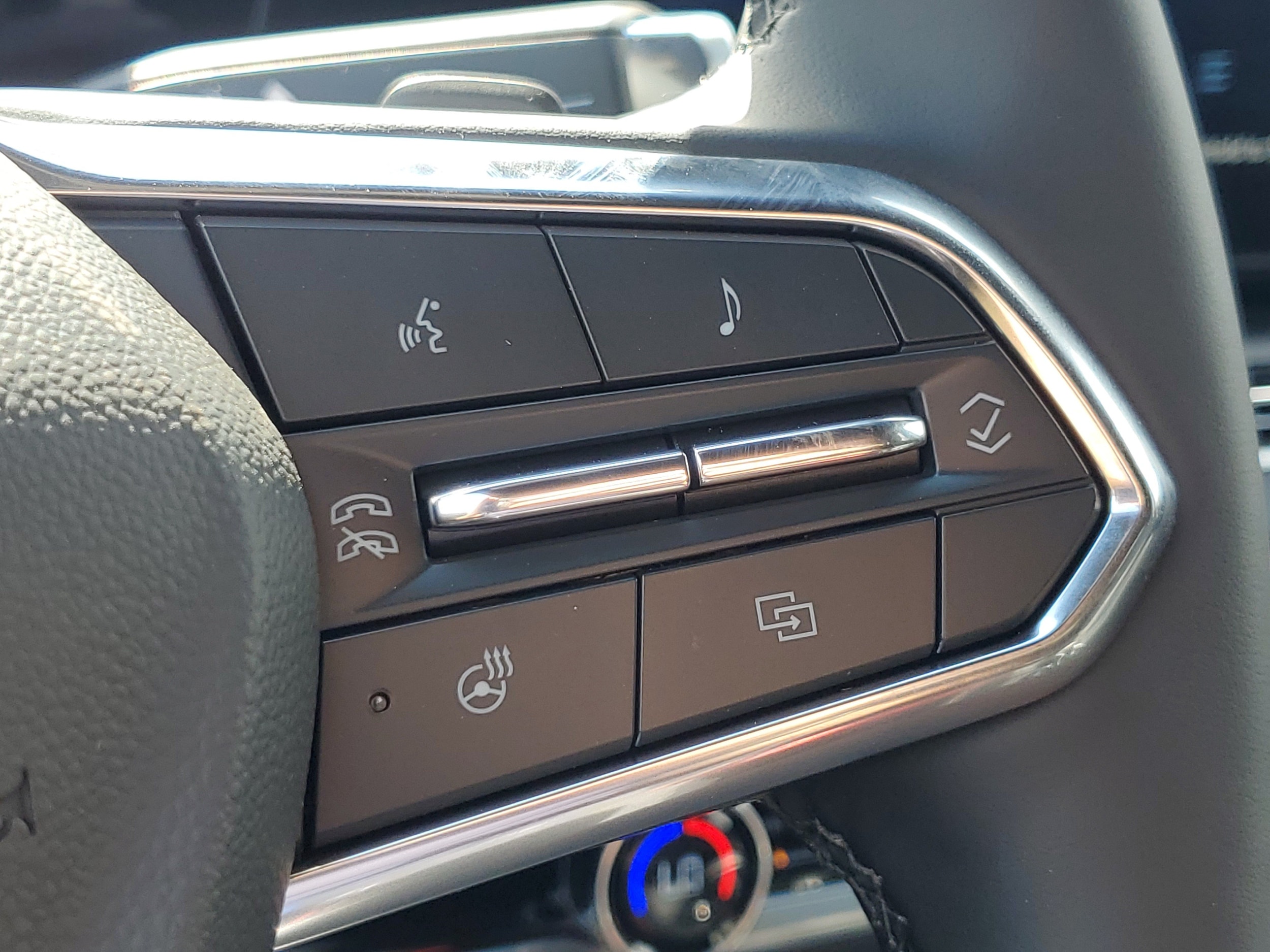 2027 Chevrolet Equinox RS - Photo 13