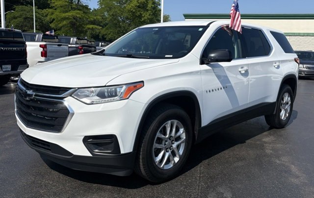 2020 Chevrolet Traverse LS photo 2