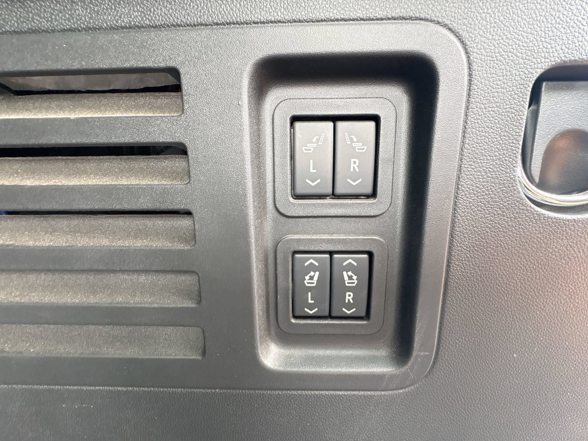 2026 Chevrolet Traverse High Country - Photo 28