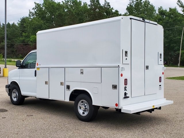 2025 Chevrolet Express Cutaway 3500 photo 3