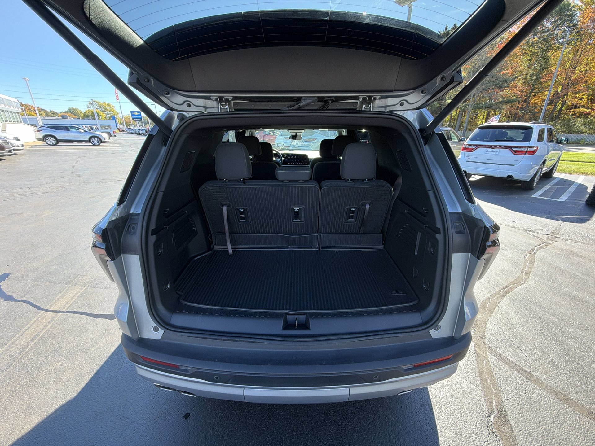 2025 Chevrolet Traverse LT - Photo 37