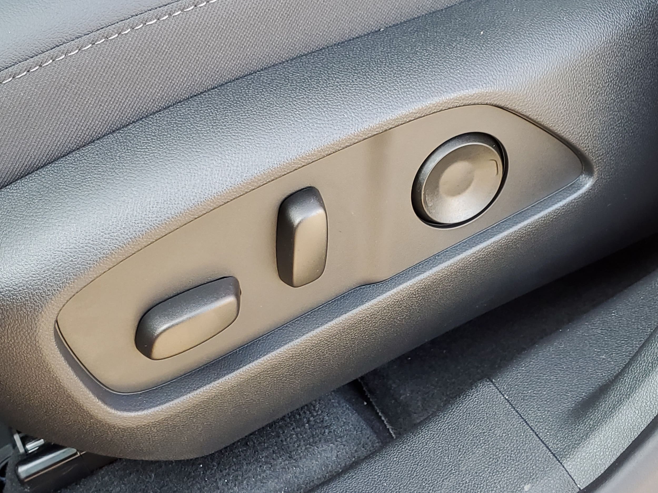 2027 Chevrolet Equinox LT - Photo 6