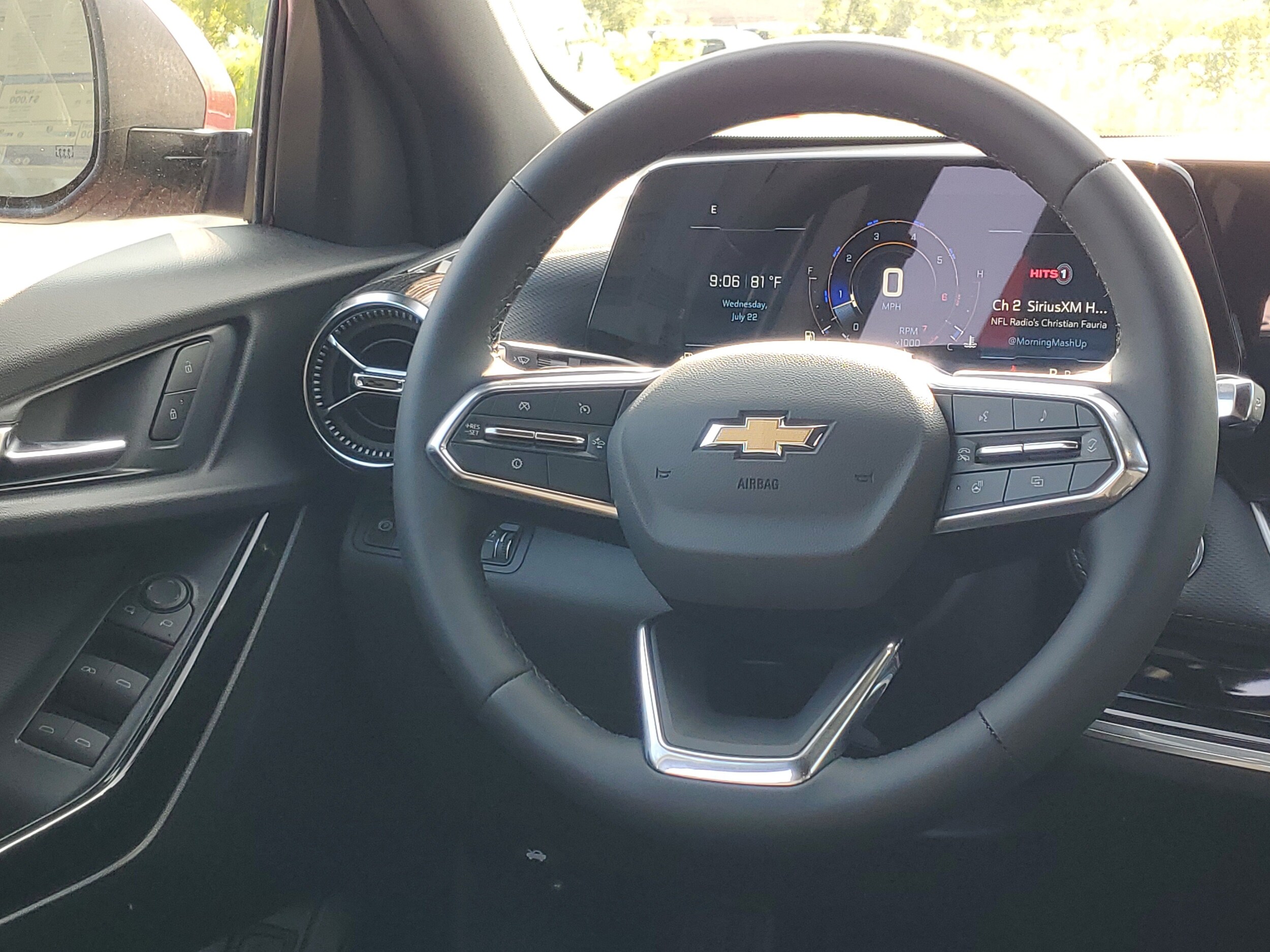 2027 Chevrolet Equinox LT - Photo 25
