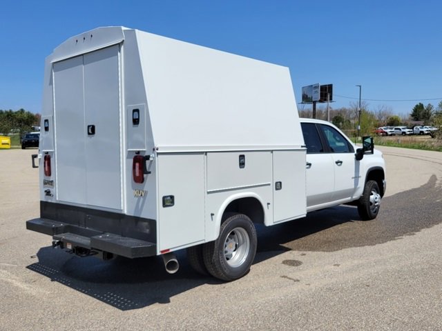 2025 Chevrolet Silverado 3500HD Work Truck photo 3