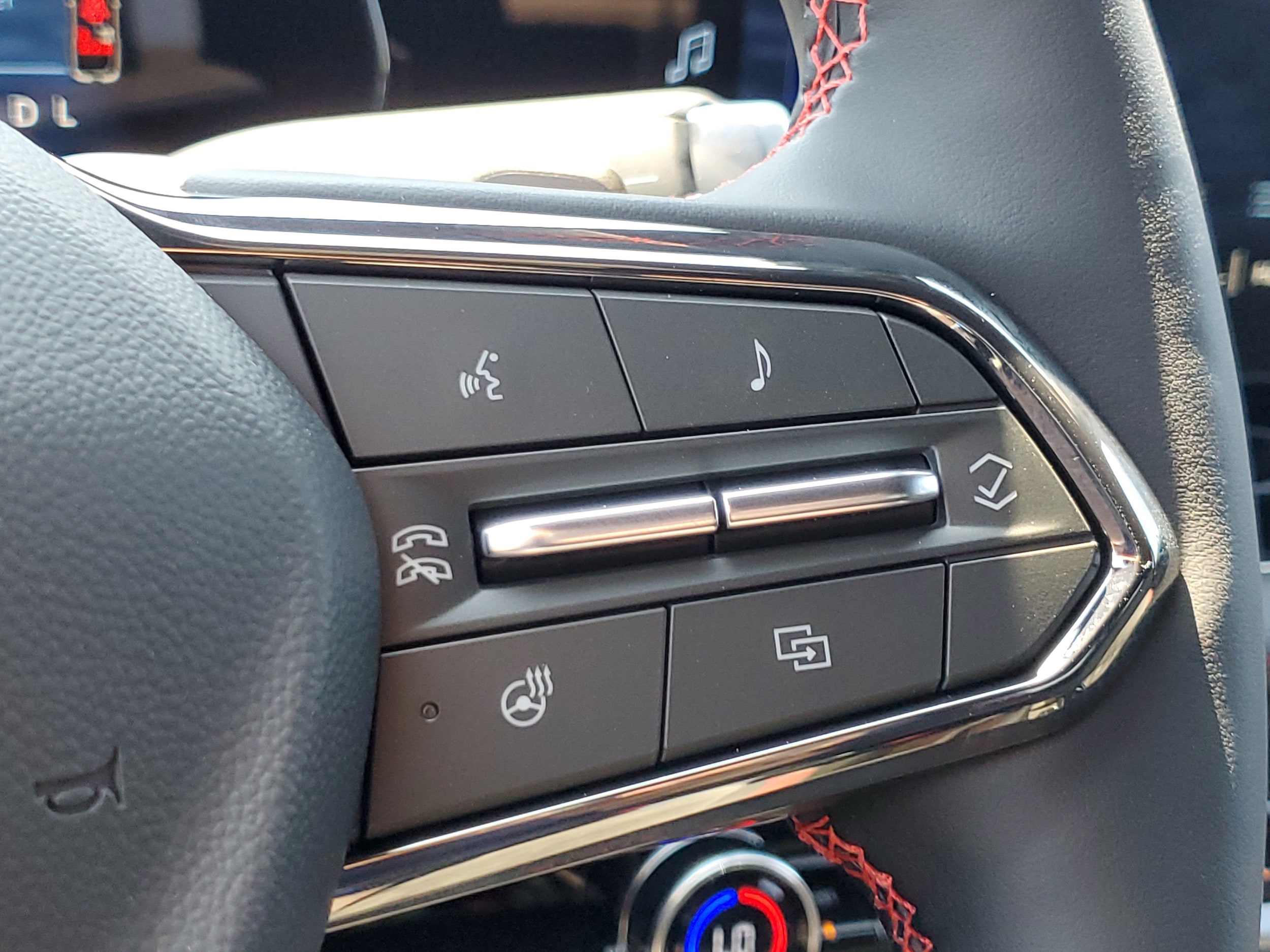 2027 Chevrolet Equinox RS - Photo 12