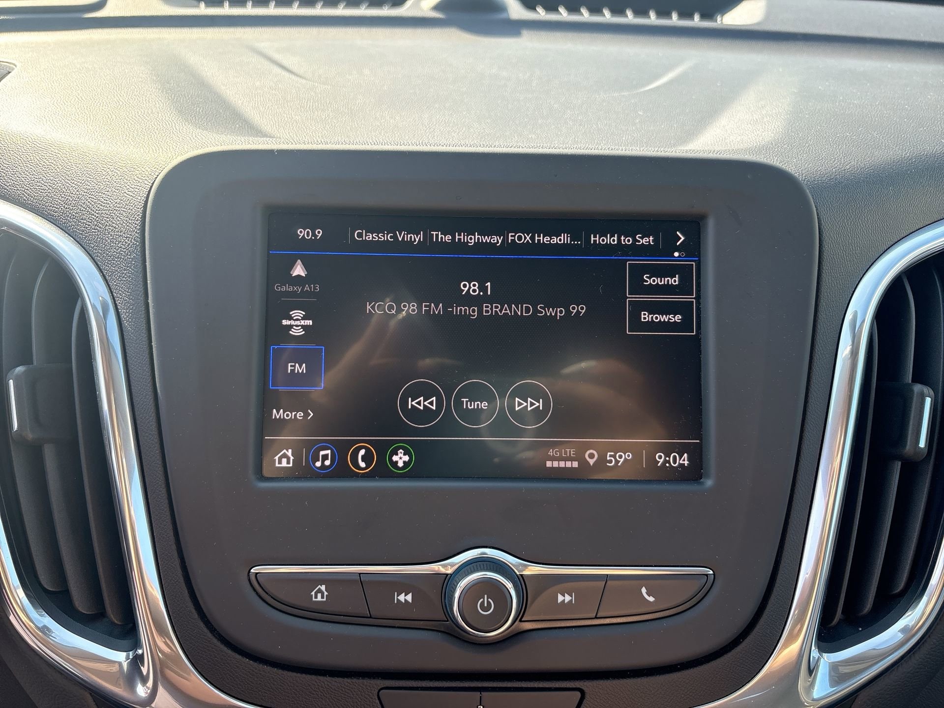 2024 Chevrolet Equinox LT - Photo 12