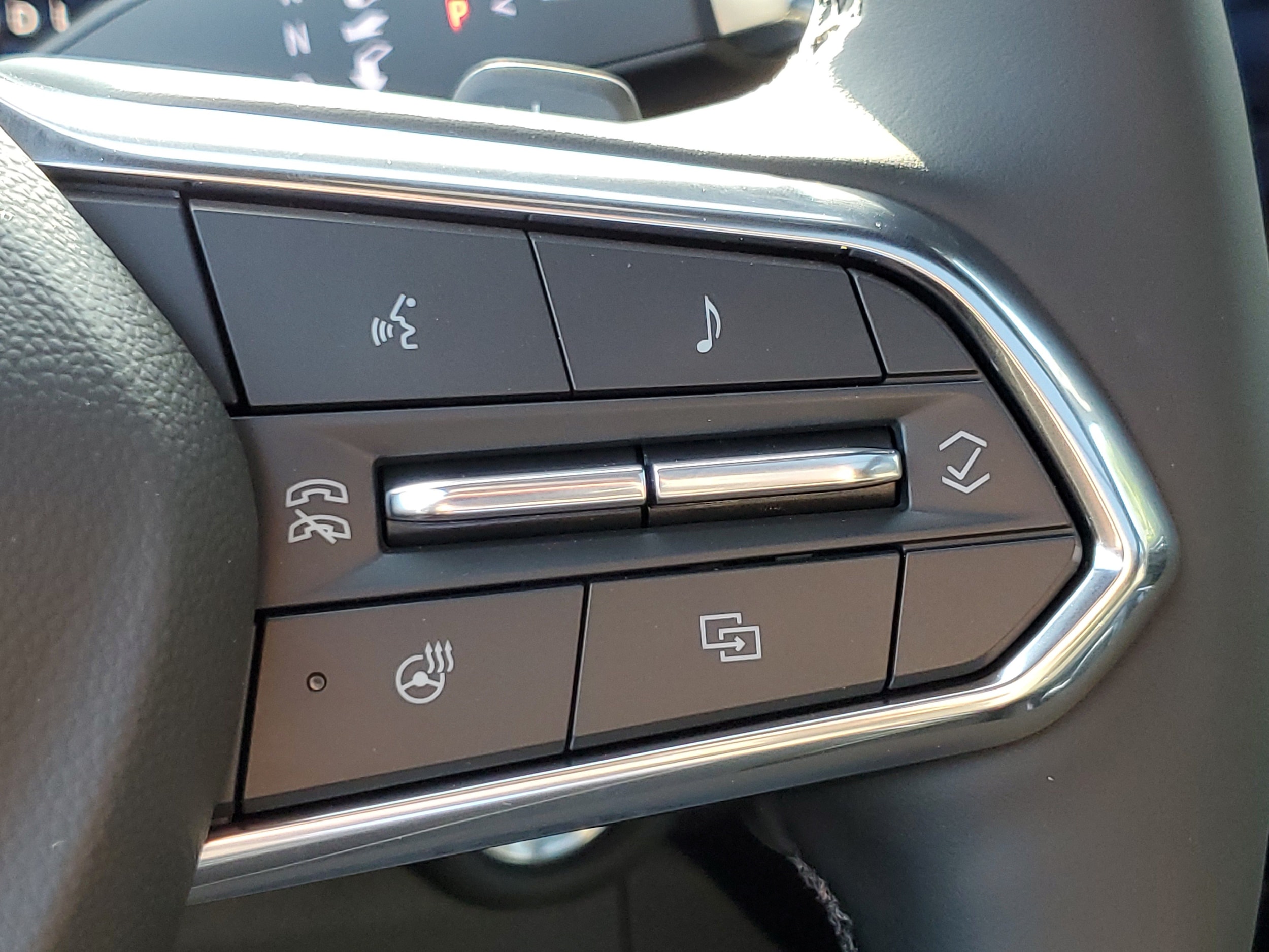 2026 Chevrolet Suburban Z71 - Photo 14