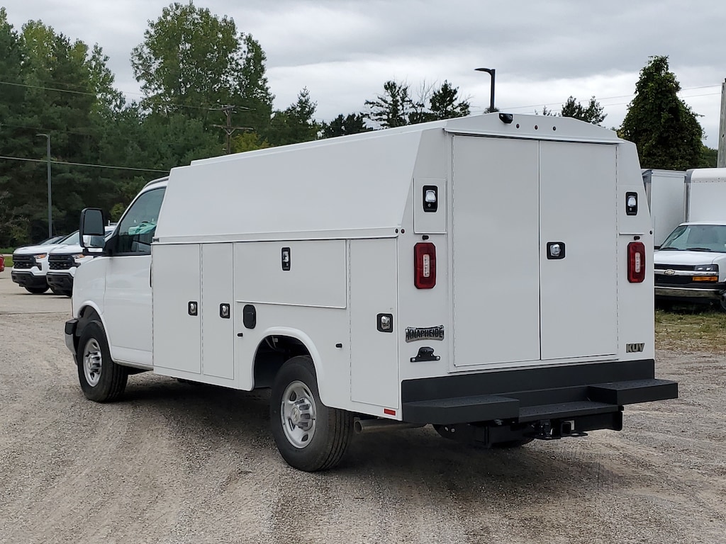 New 2026 Chevrolet Express Cutaway 3500 1WT Cutaway Van