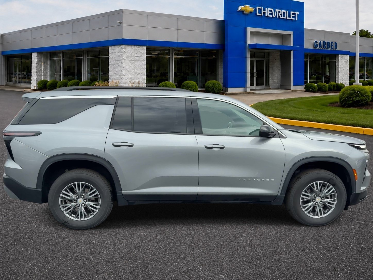 2025 Chevrolet Traverse LT - Photo 8