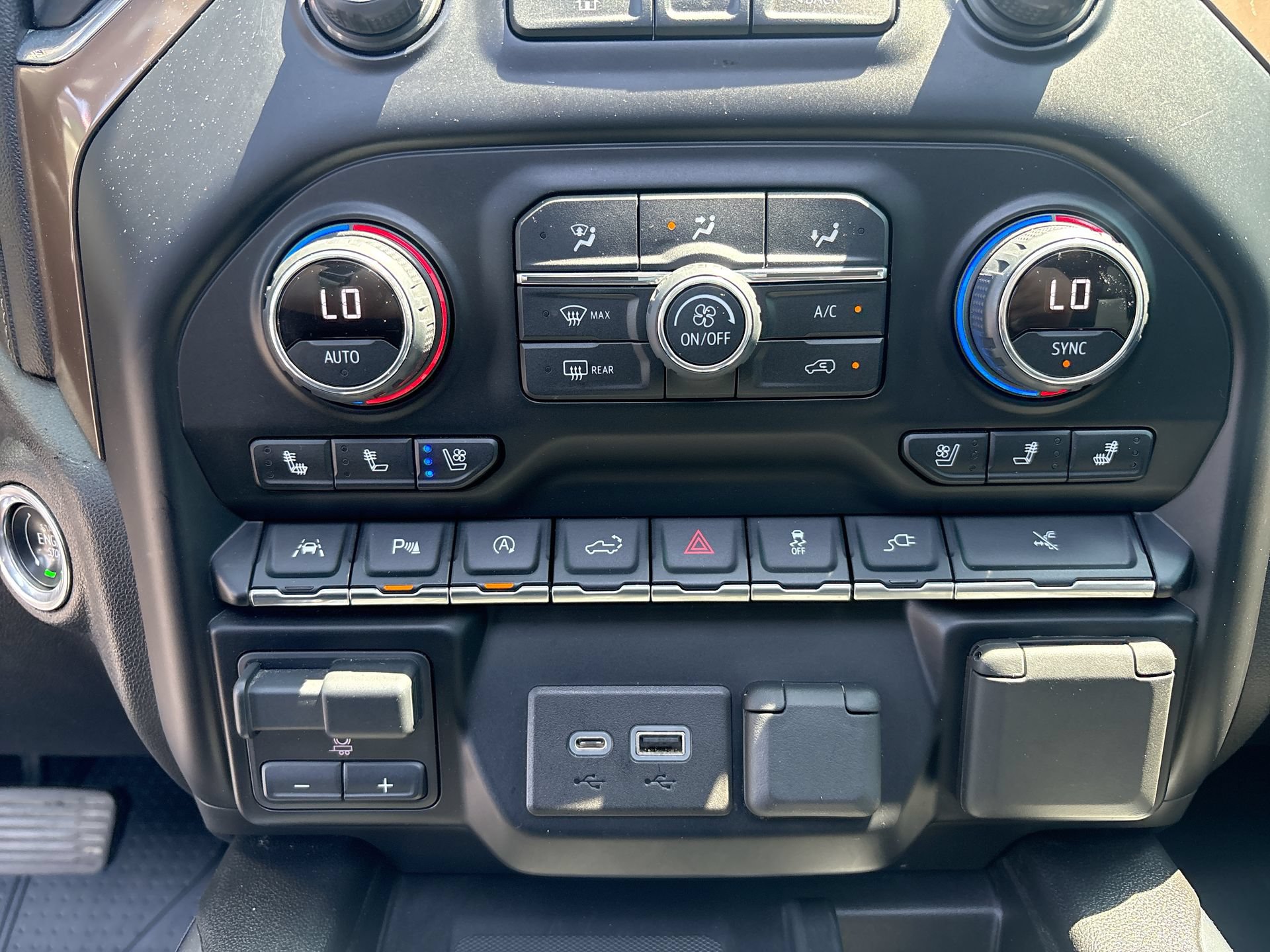 2020 Chevrolet Silverado 1500 High Country - Photo 17