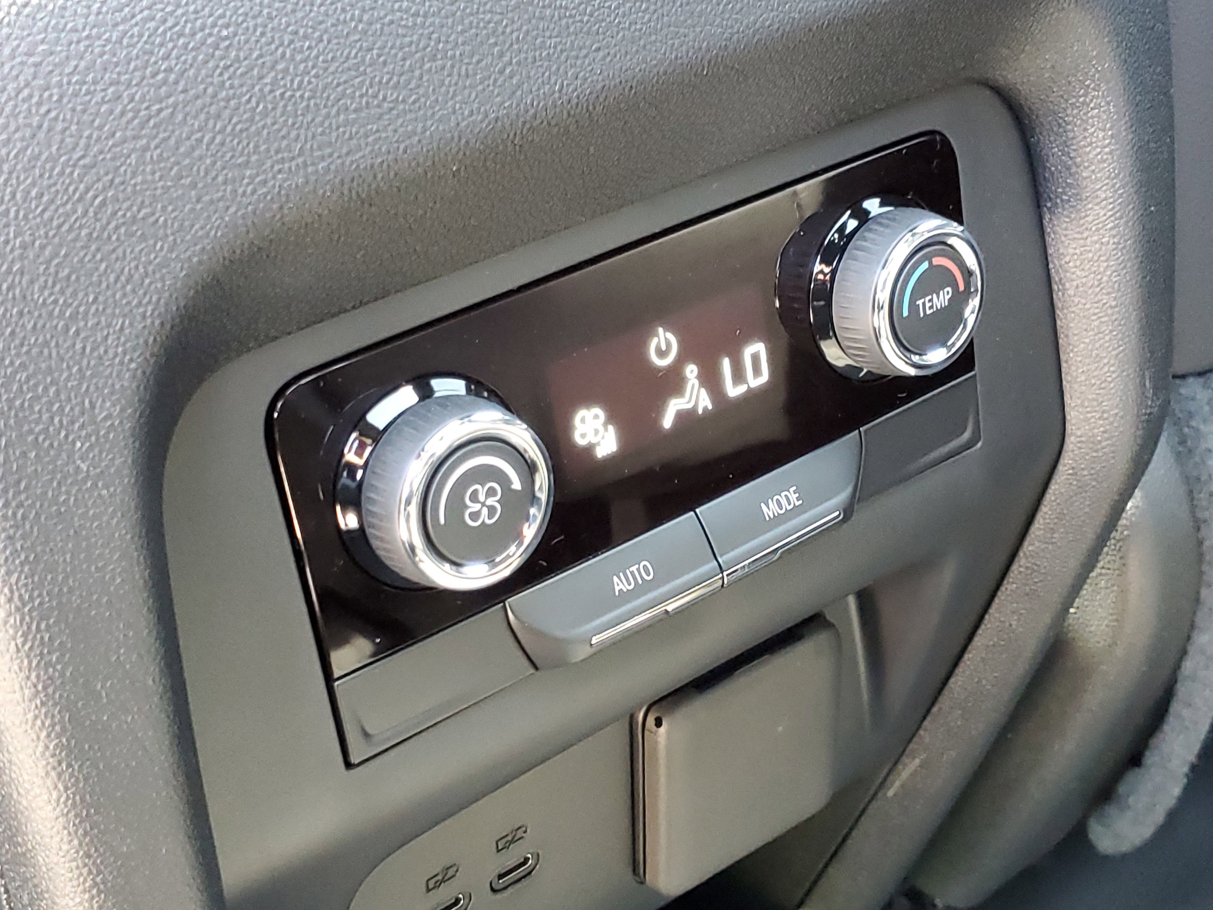 2026 Chevrolet Traverse LT - Photo 31