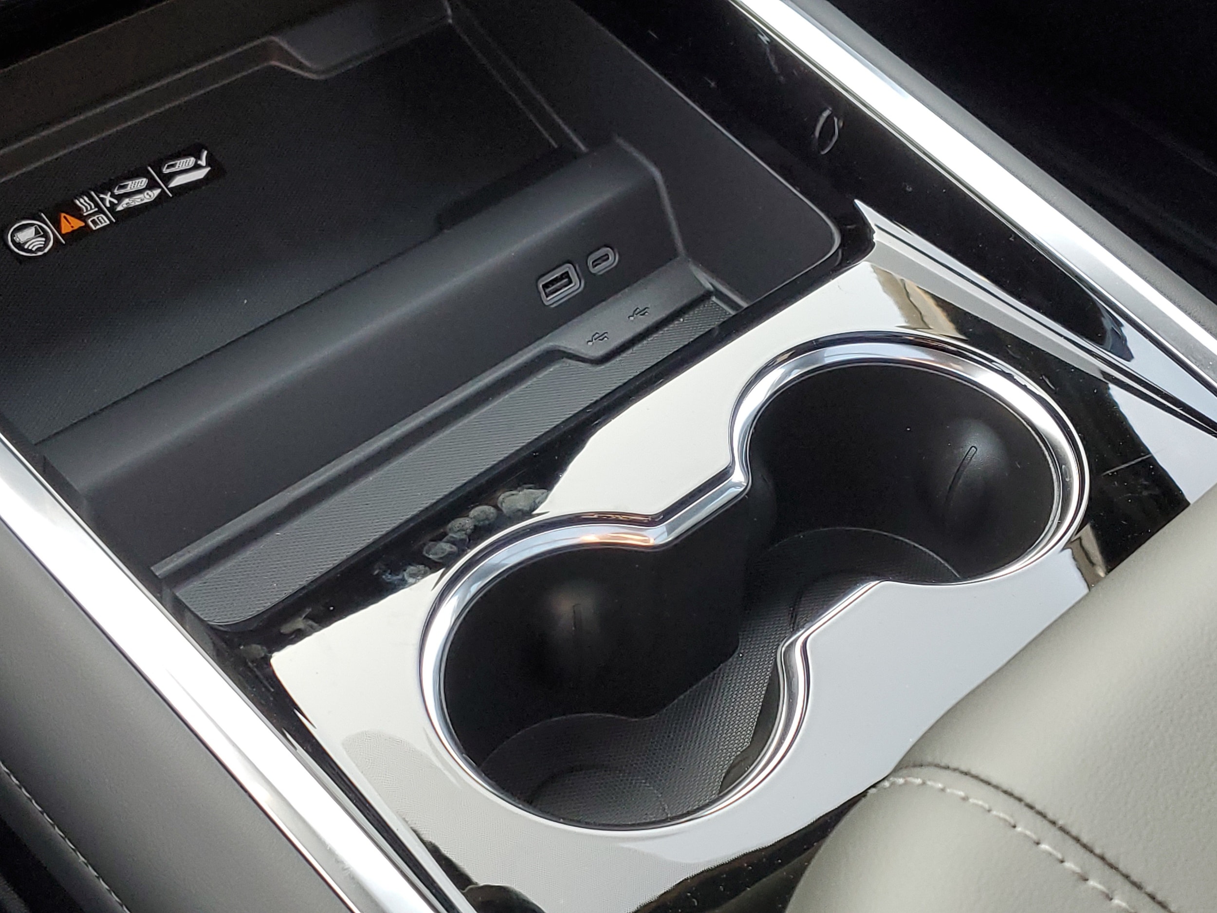 2026 Chevrolet Suburban Z71 - Photo 20