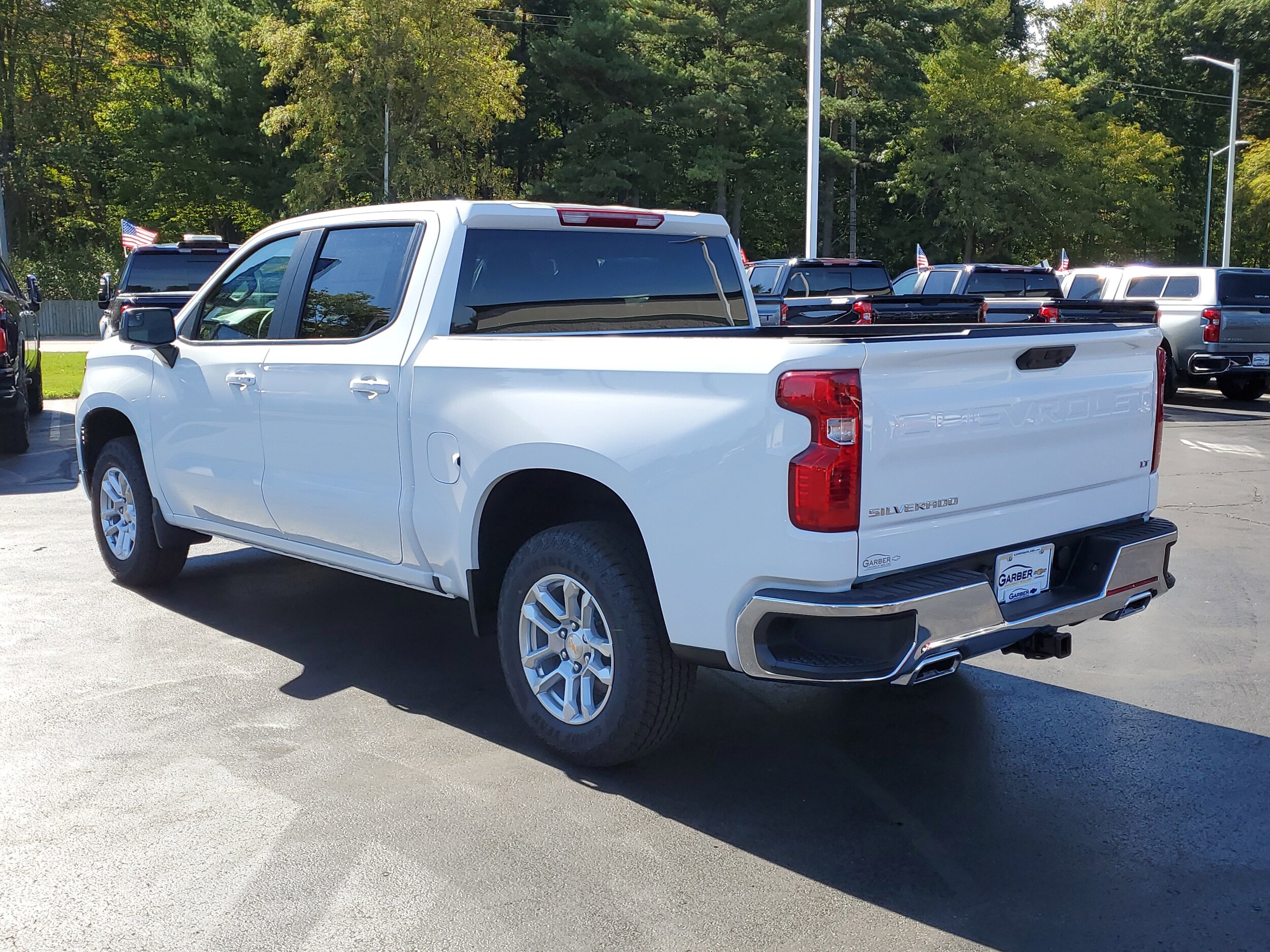 2026 Chevrolet Silverado 1500 LT photo 2