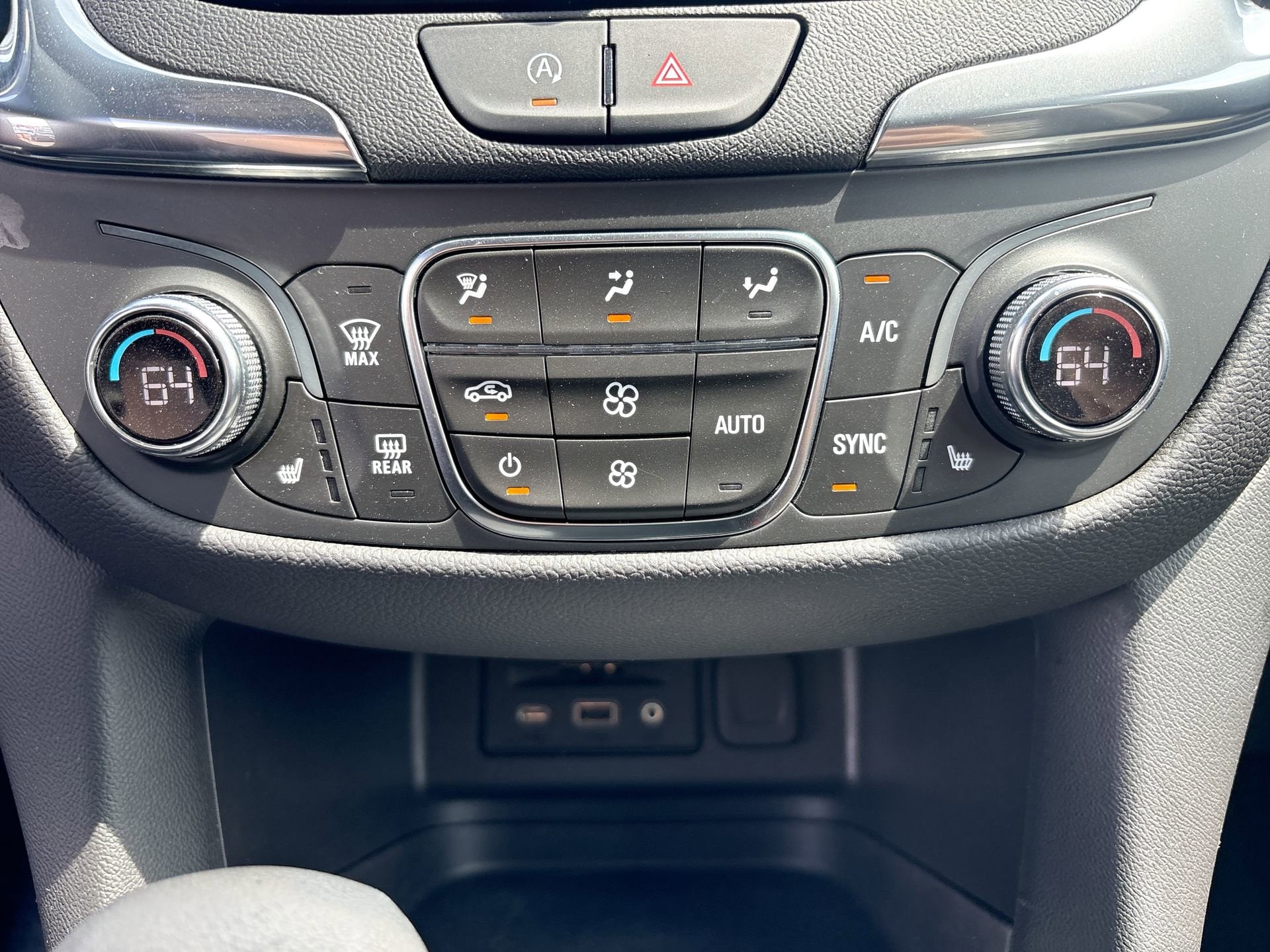 2024 Chevrolet Equinox LT - Photo 16