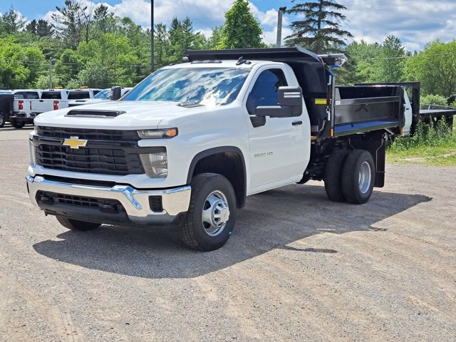 2025 Chevrolet Silverado 3500HD Work Truck photo 2