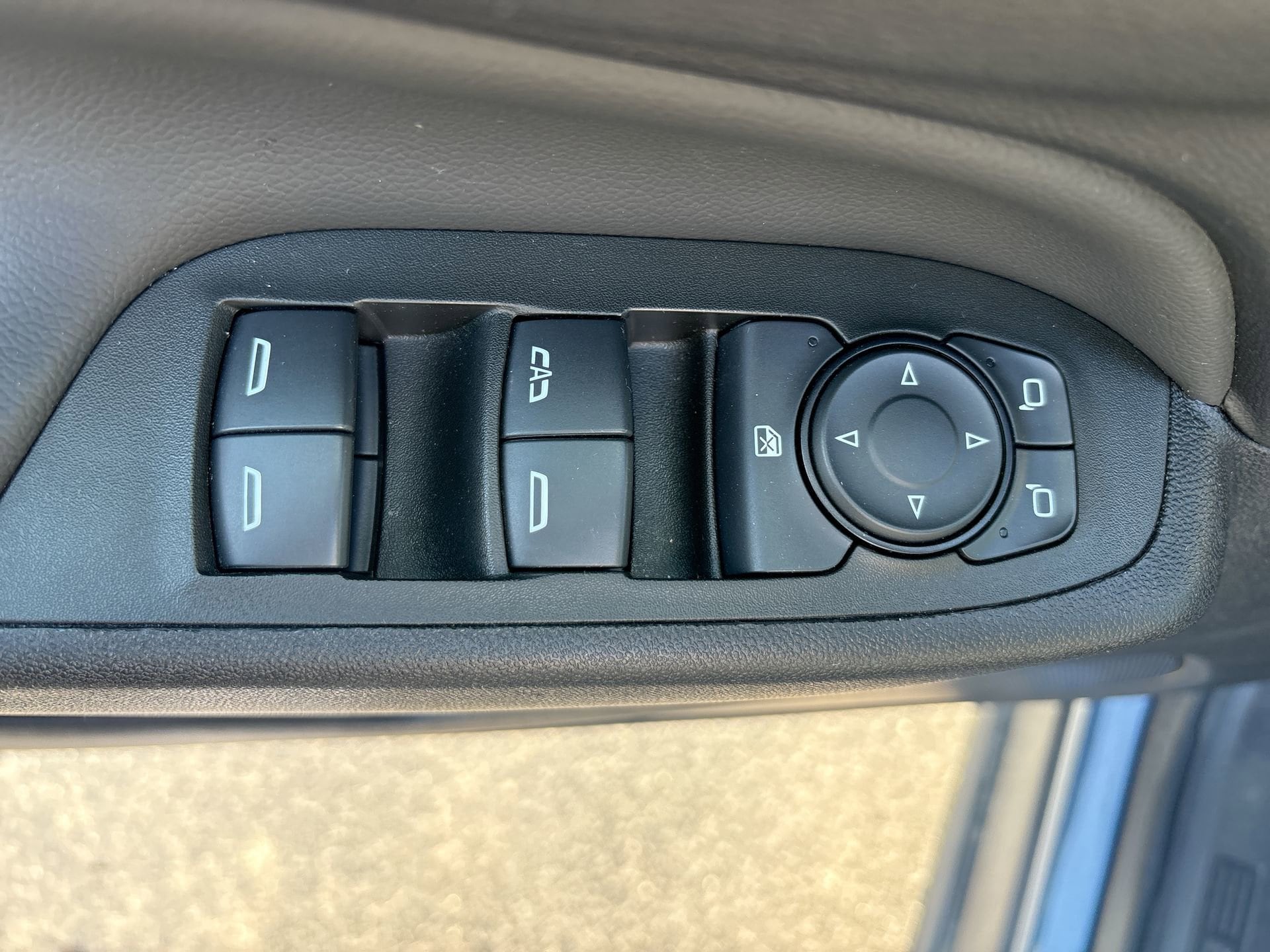 2024 Chevrolet Equinox LT - Photo 15