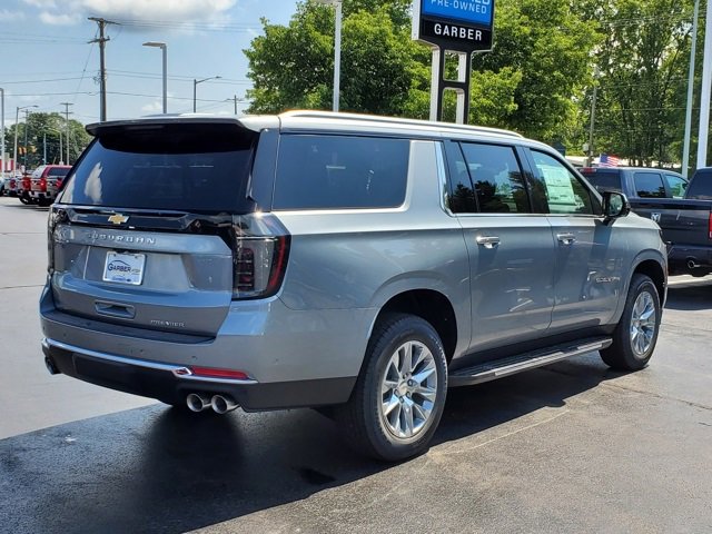 2025 Chevrolet Suburban Premier photo 4