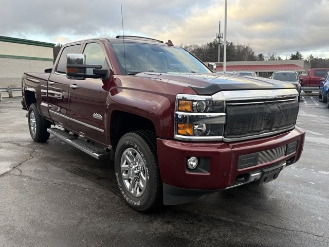 2016 Chevrolet Silverado HD High Country's photo