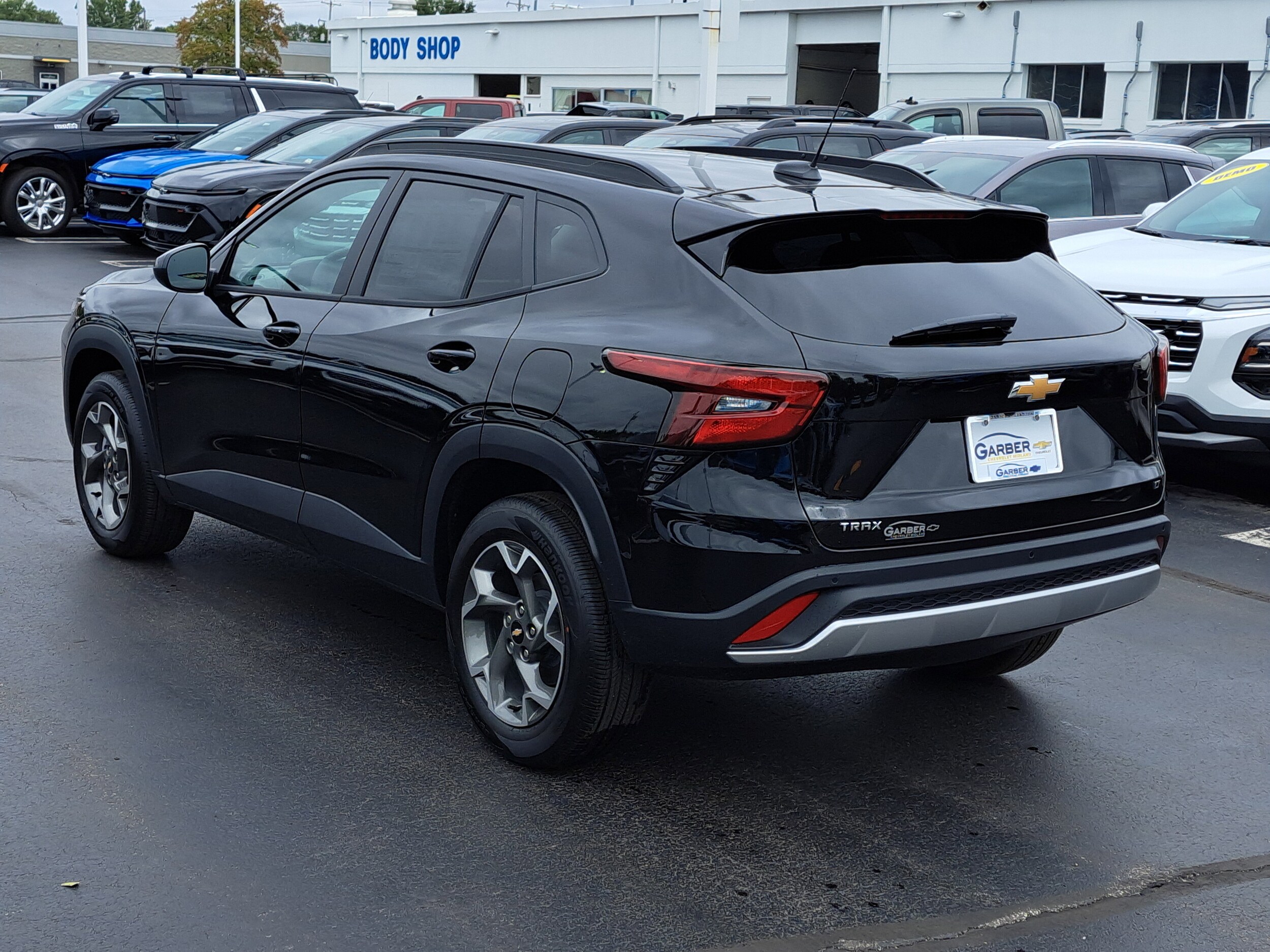 2025 Chevrolet Trax LT photo 3