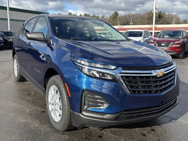 2023 Chevrolet Equinox LS's photo