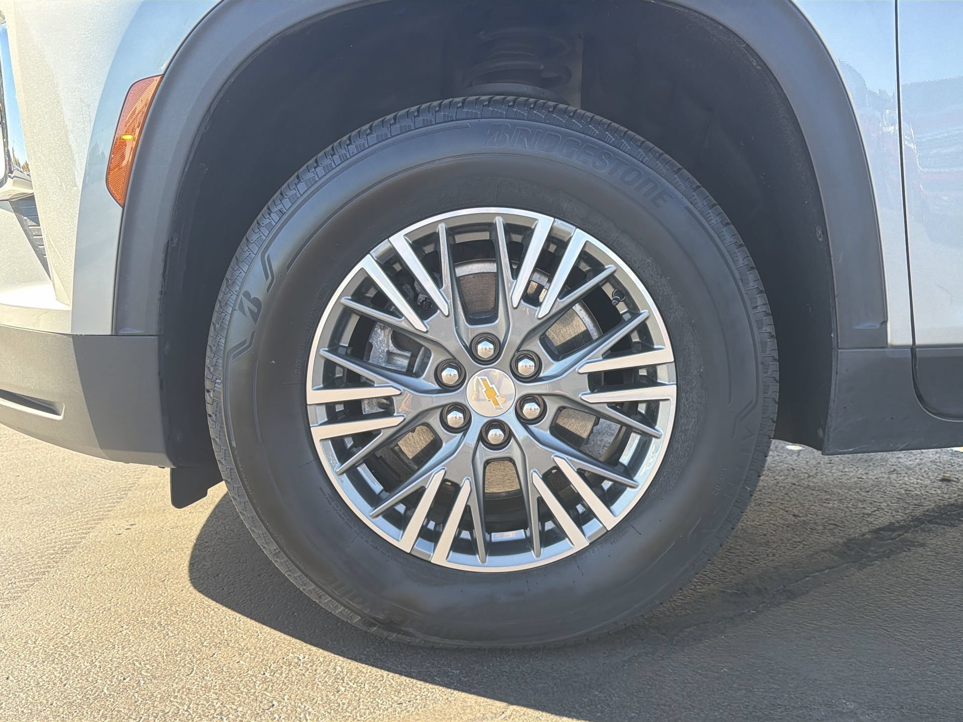 2025 Chevrolet Traverse LT - Photo 40