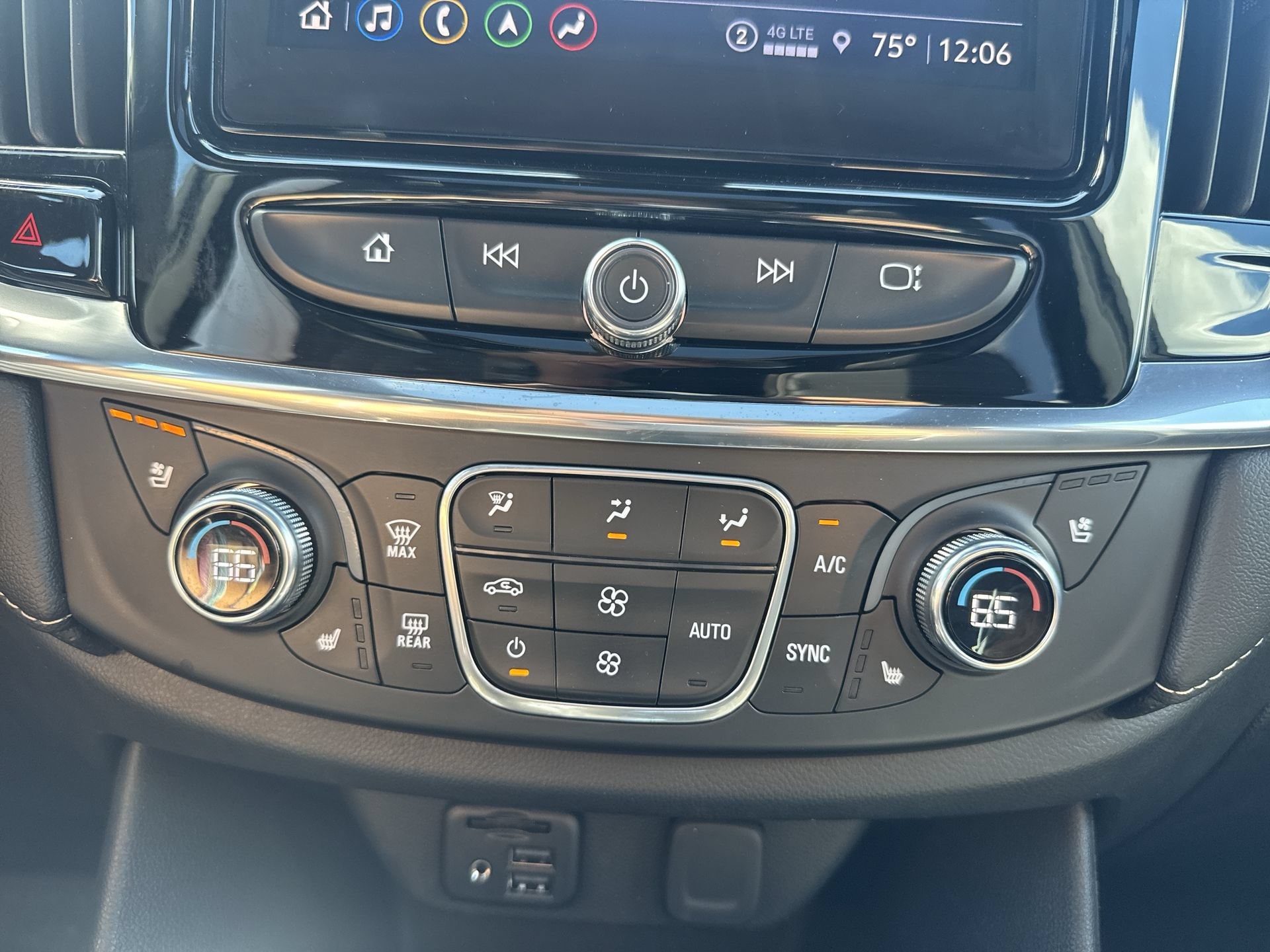 2022 Chevrolet Traverse Premier - Photo 17