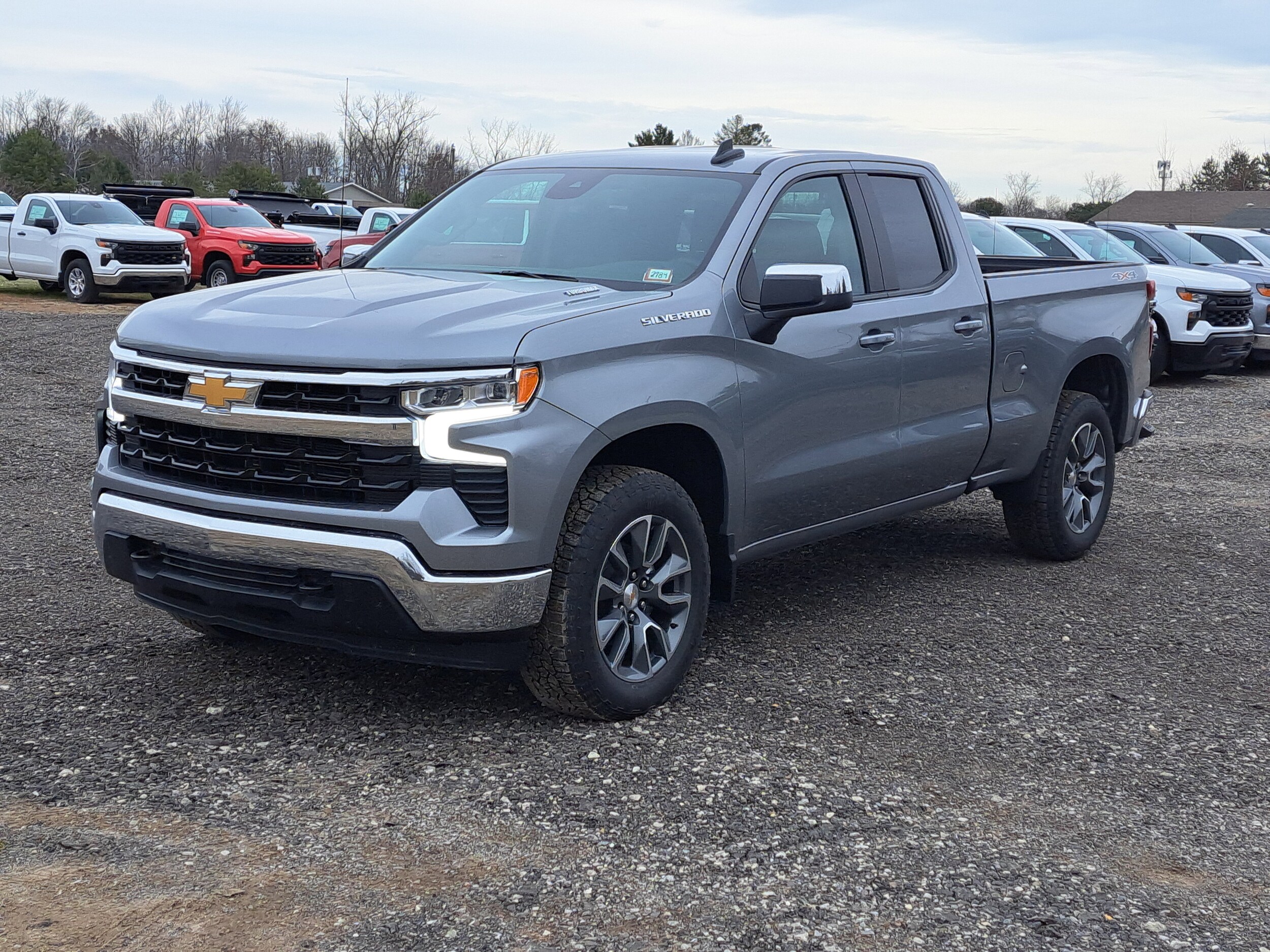 2026 Chevrolet Silverado 1500 LT photo 2
