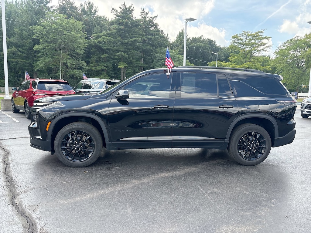 Used 2024 Chevrolet Traverse LT SUV
