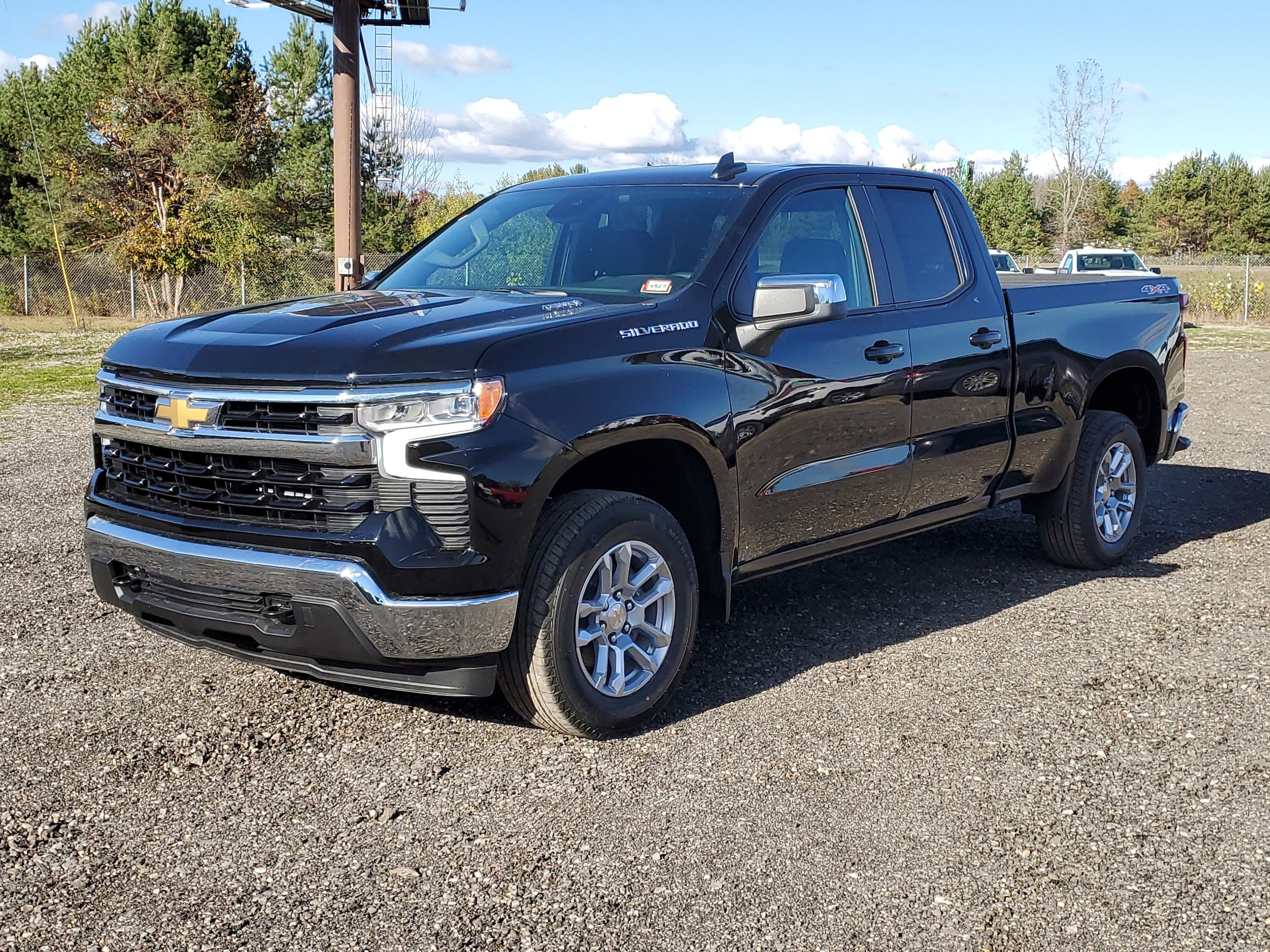 2026 Chevrolet Silverado 1500 LT photo 2