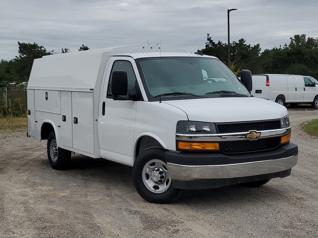 New 2026 Chevrolet Express Cutaway 3500 1WT Cutaway Van