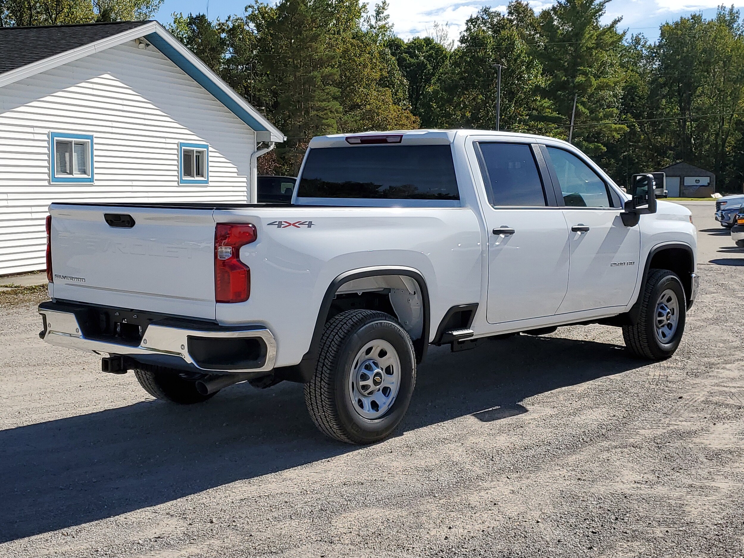 2025 Chevrolet Silverado 2500HD photo 4