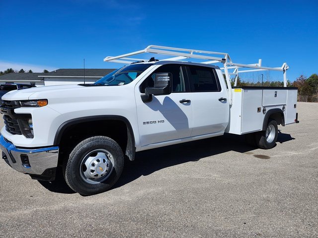 2025 Chevrolet Silverado 3500HD Work Truck photo 4