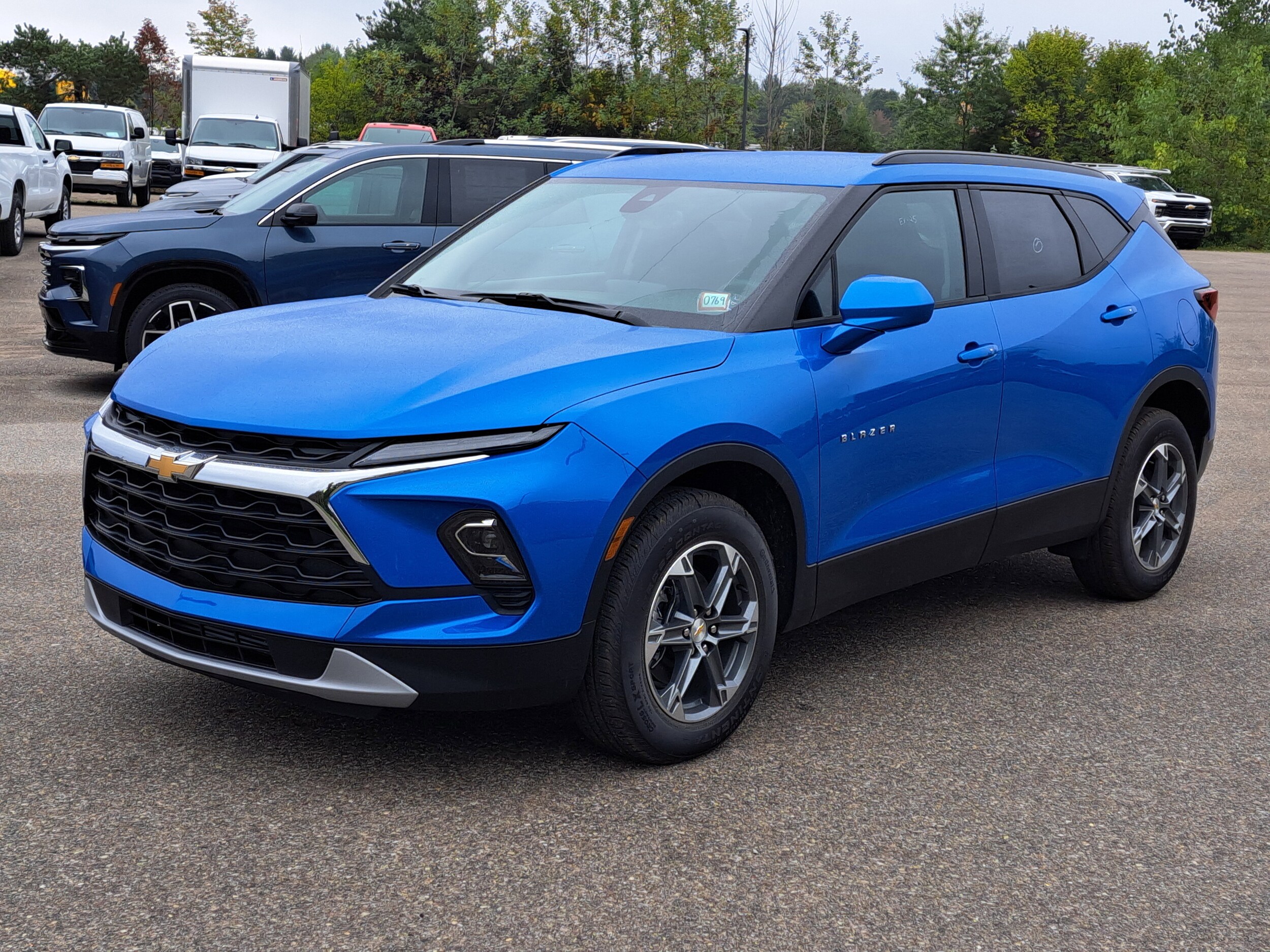 2025 Chevrolet Blazer 2LT photo 2
