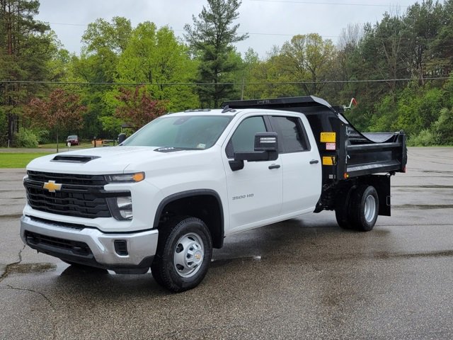 2025 Chevrolet Silverado 3500HD Work Truck photo 2