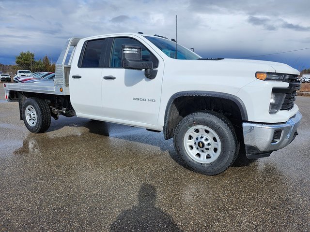 2025 Chevrolet Silverado 3500HD photo 2