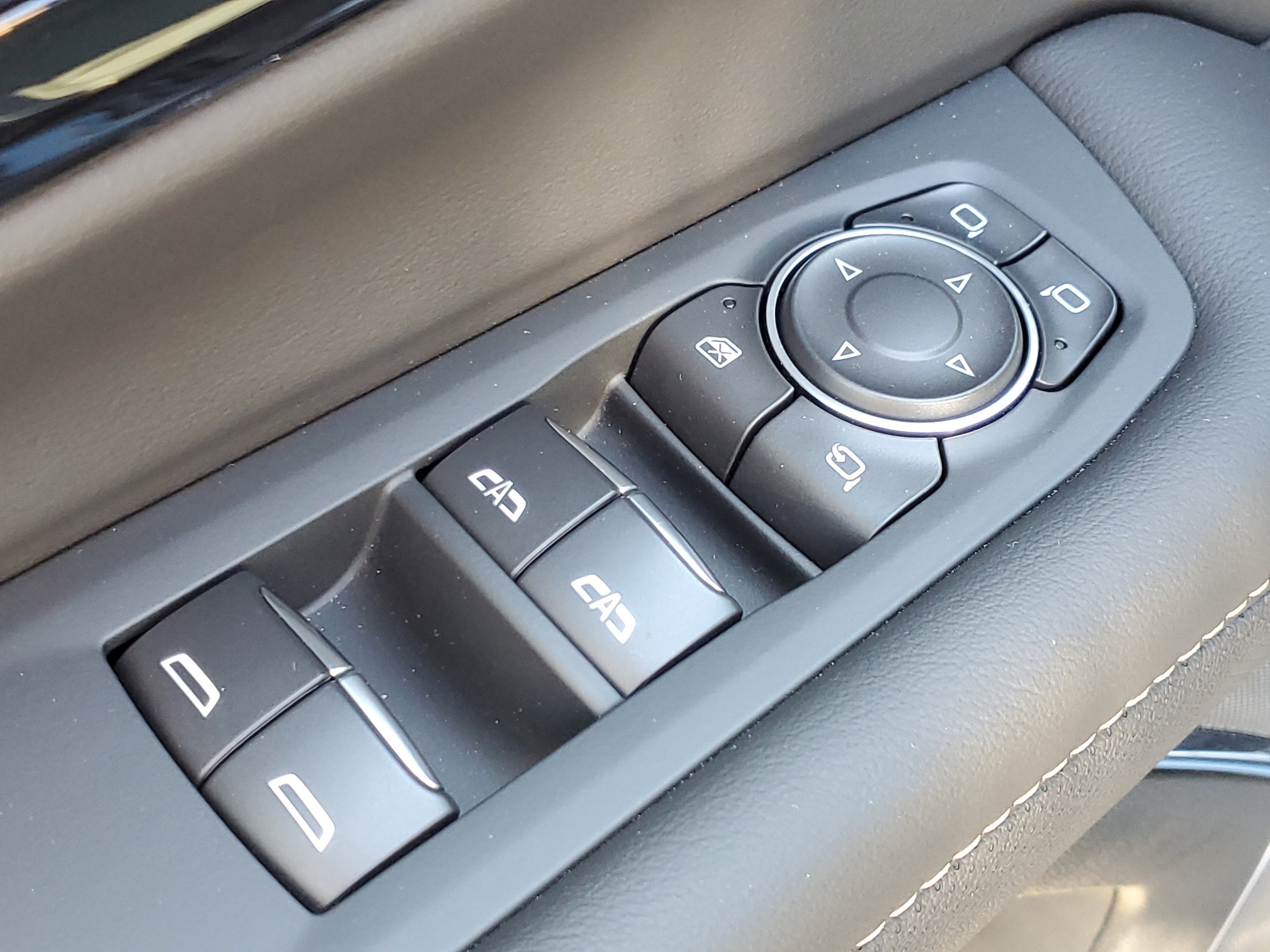 2026 Chevrolet Suburban Premier - Photo 23