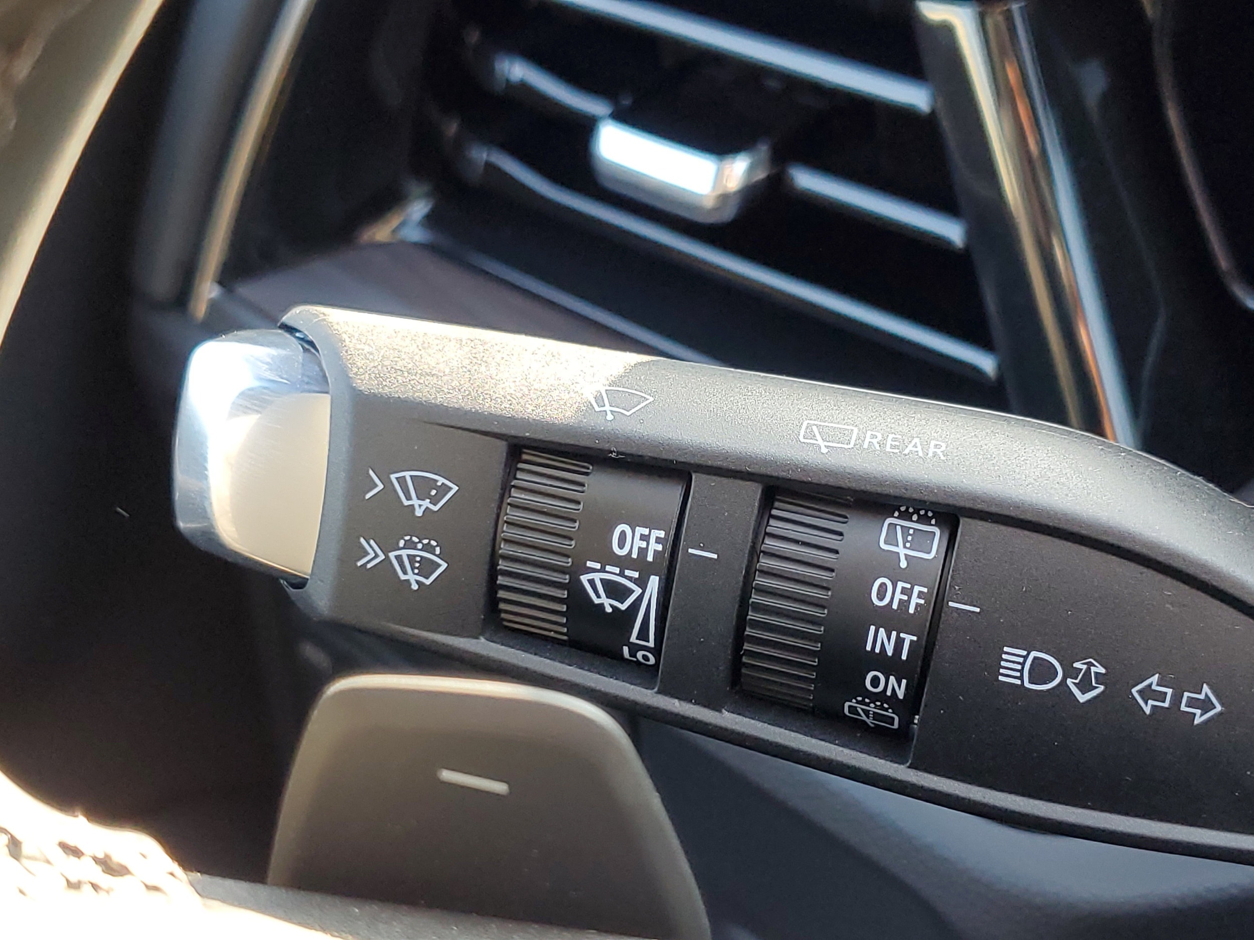 2026 Chevrolet Suburban Z71 - Photo 11