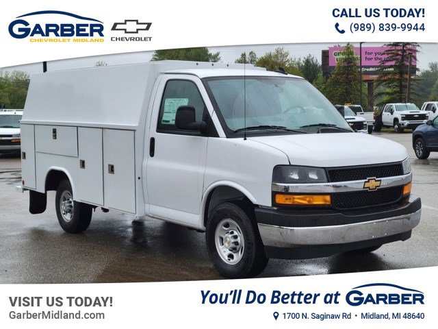 2025 Chevrolet Express Cutaway Base's photo