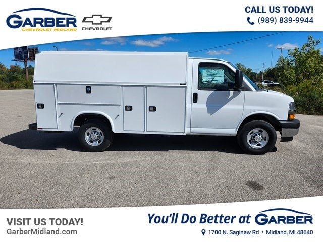 2024 Chevrolet Express Cutaway Base's photo