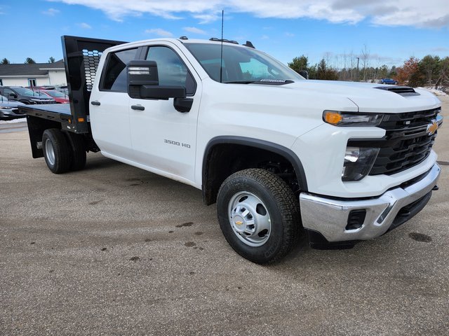 2025 Chevrolet Silverado 3500HD Work Truck photo 2