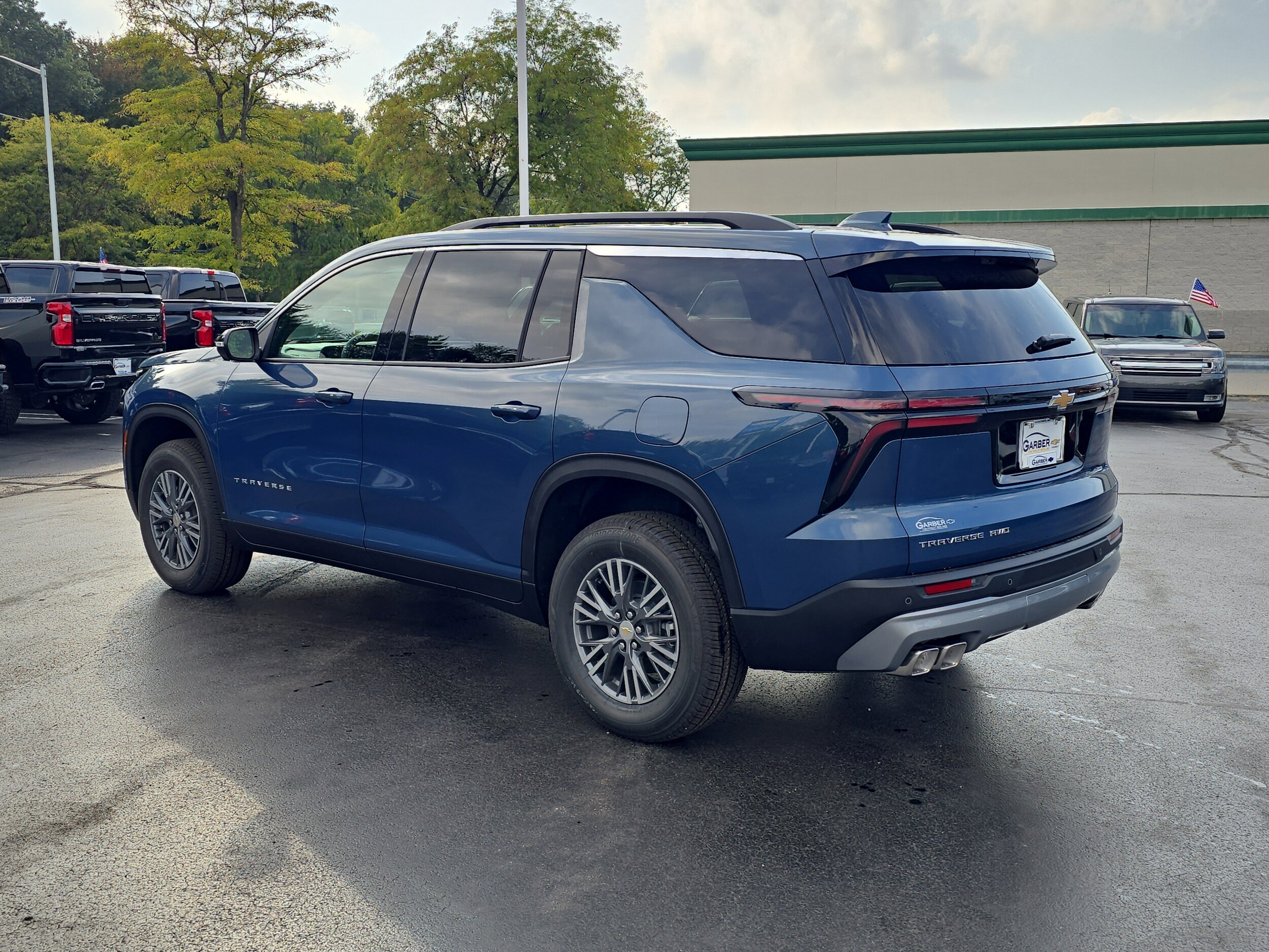2026 Chevrolet Traverse photo 3