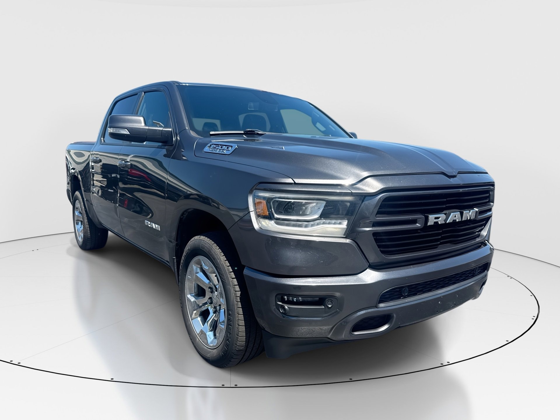 2019 RAM 1500 Big Horn/Lone Star 4x4 Crew Cab 5'7's photo