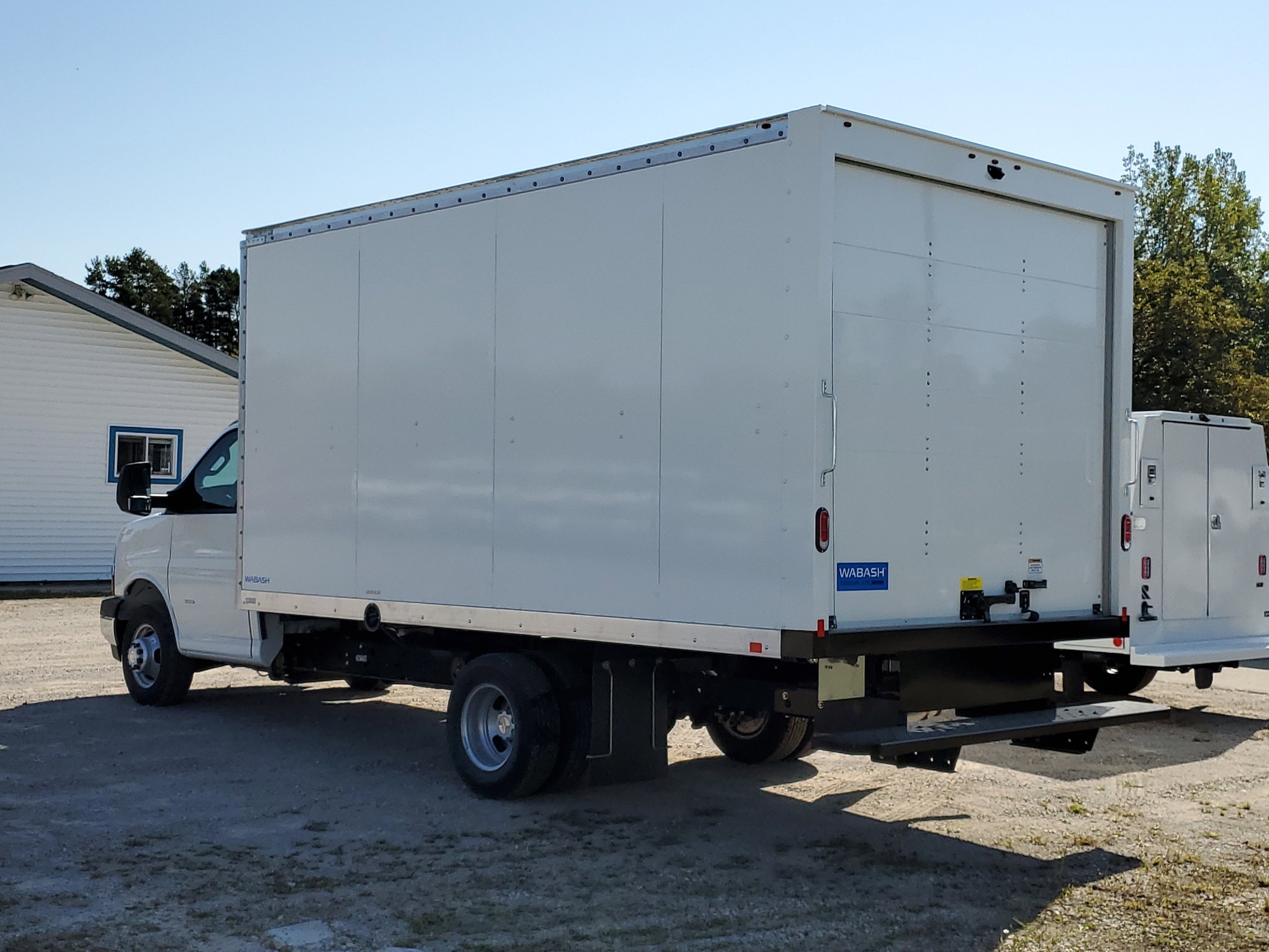 2025 Chevrolet Express 3500 Cutaway Van photo 3