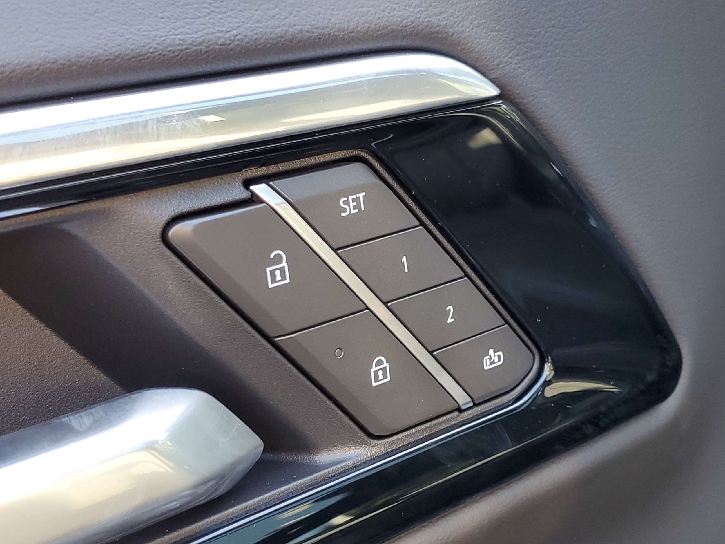 2026 Chevrolet Suburban Z71 - Photo 23