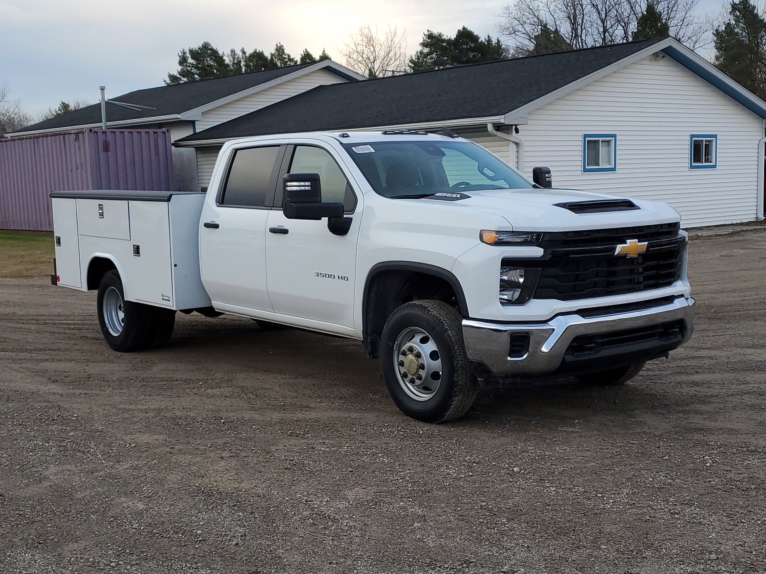 2025 Chevrolet Silverado 3500HD Work Truck photo 2