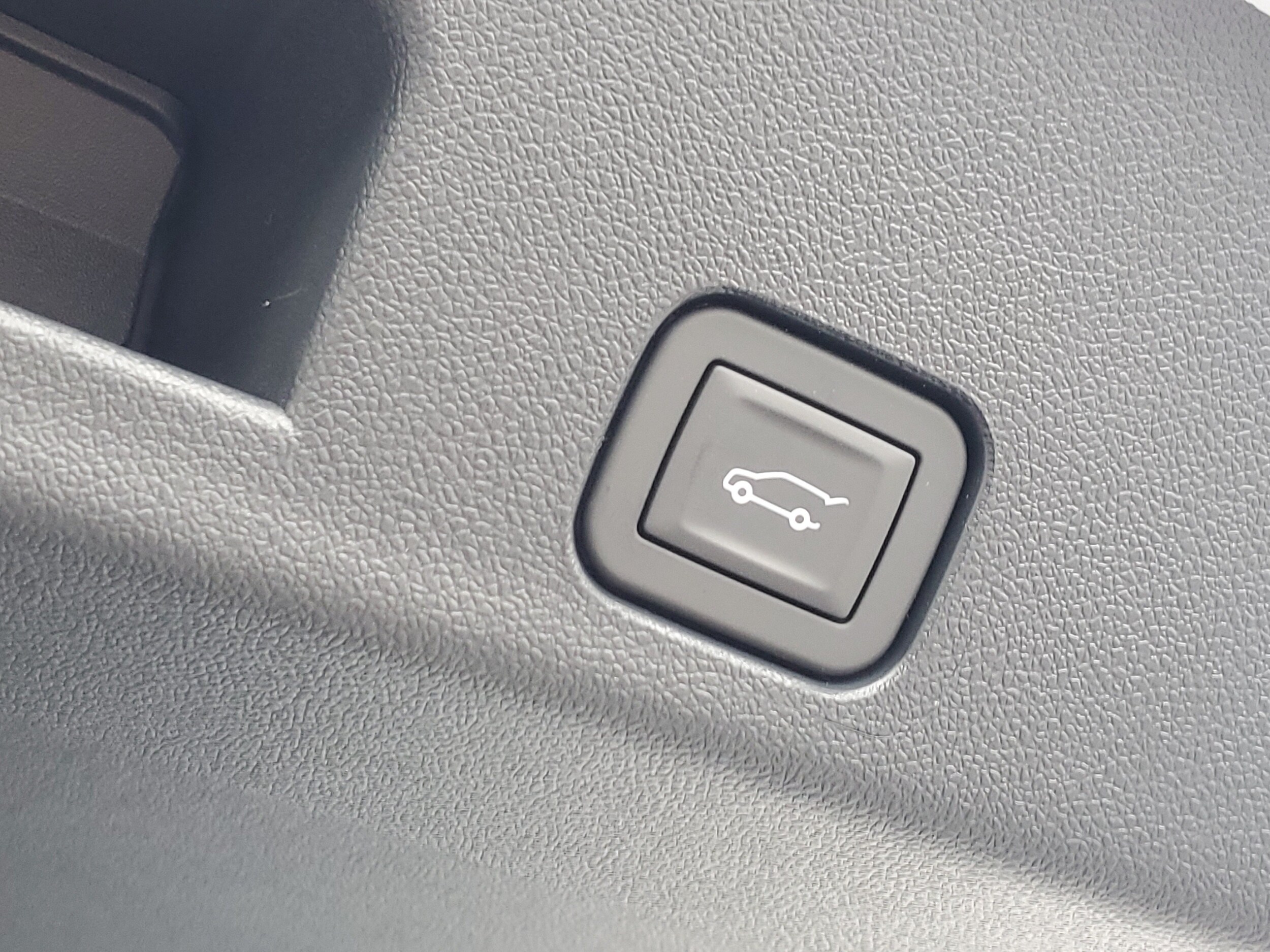 2027 Chevrolet Traverse Z71 - Photo 32