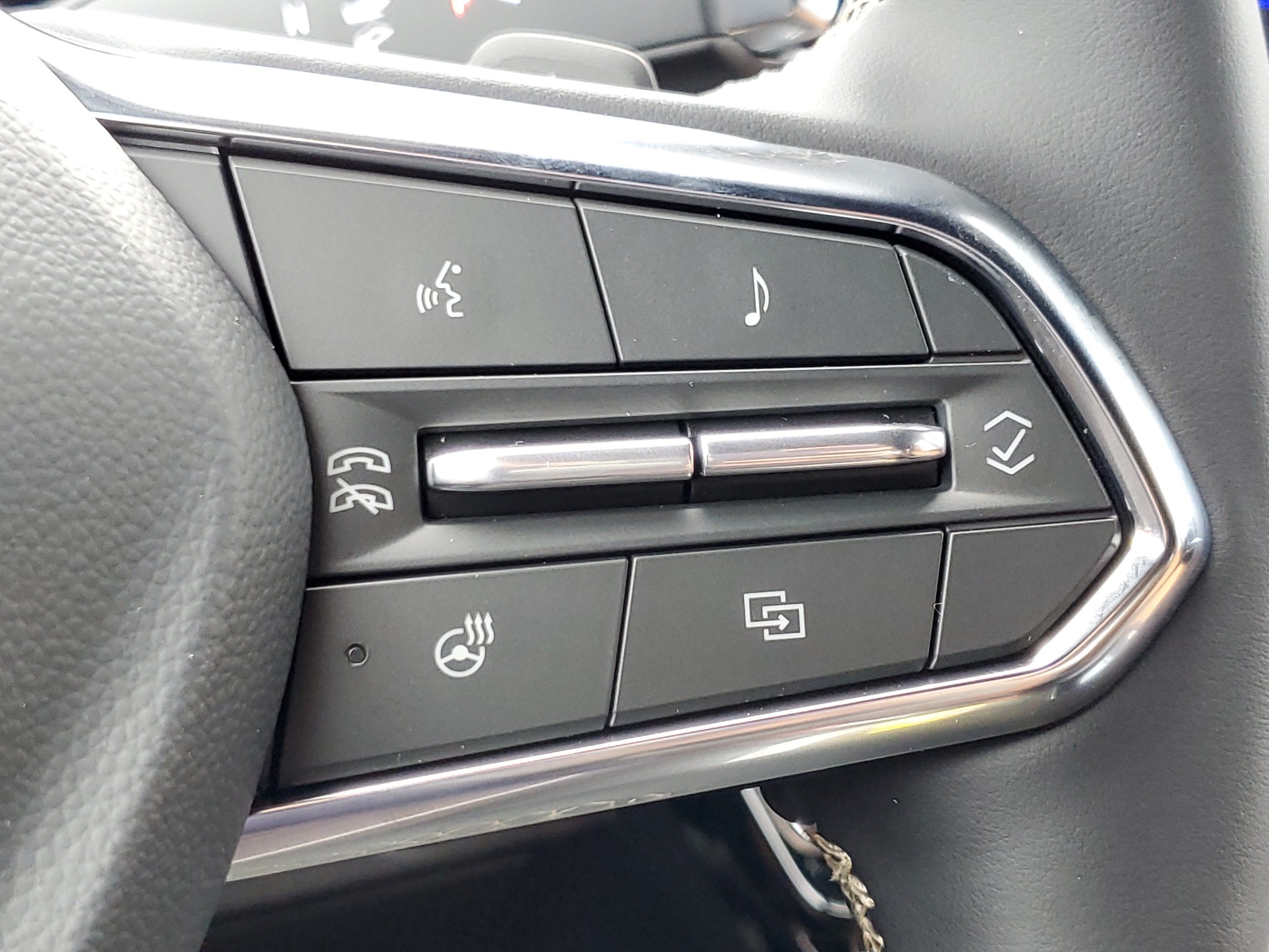 2027 Chevrolet Traverse Z71 - Photo 13