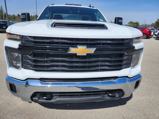 2025 Chevrolet Silverado 2500HD photo 3