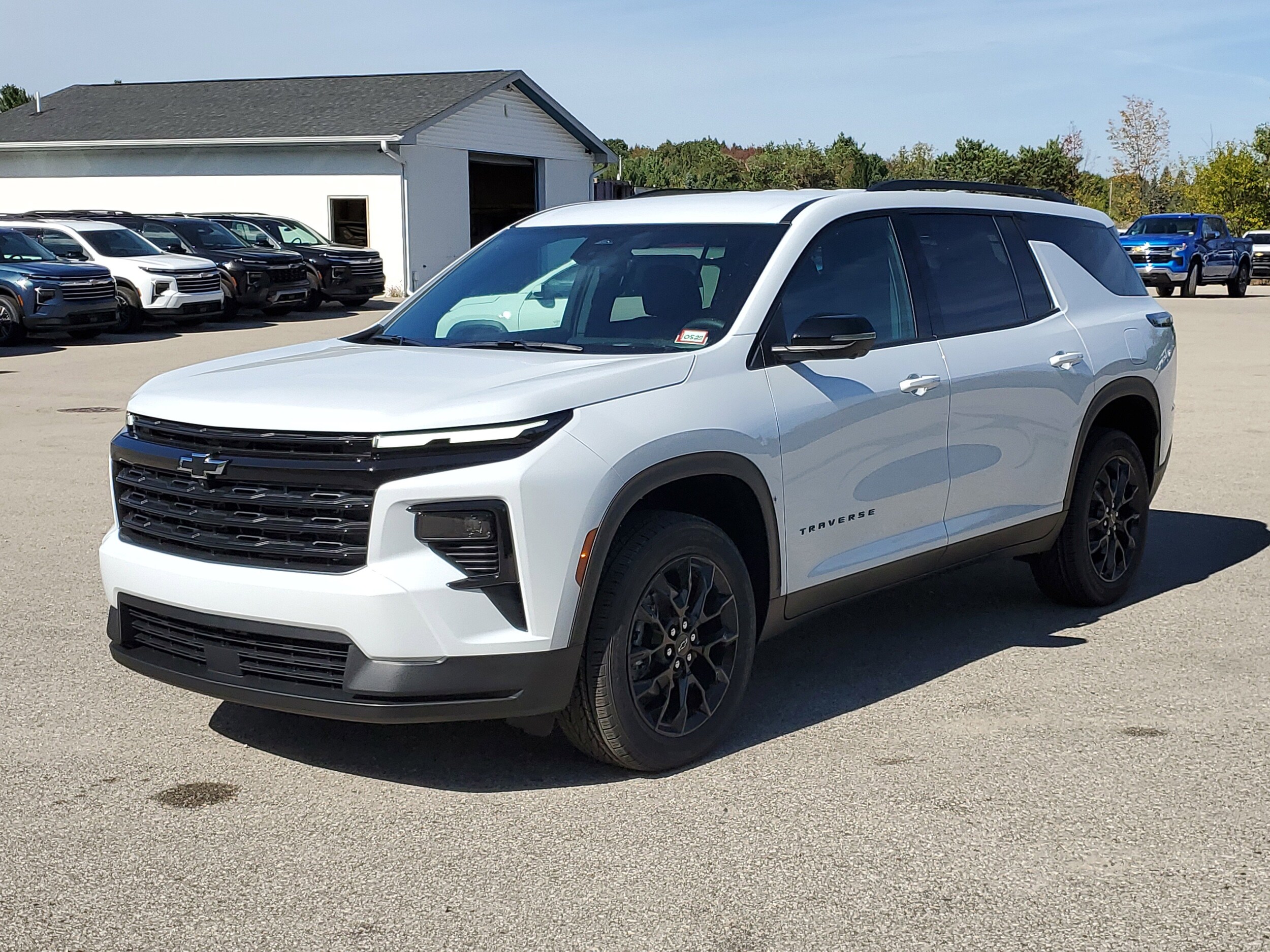 2026 Chevrolet Traverse photo 2