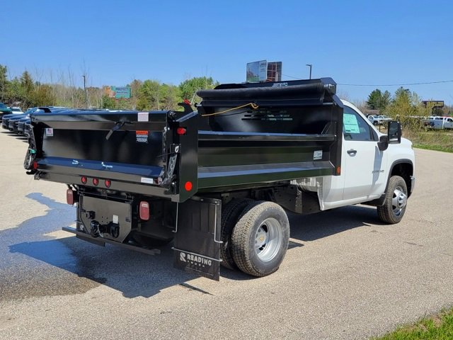2025 Chevrolet Silverado 3500HD Work Truck photo 4